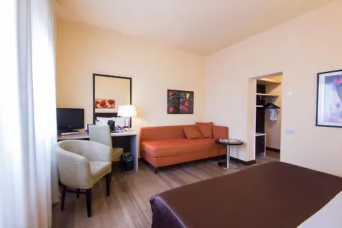 Residence Carlton Ferrara Aparthotel