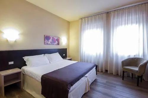 Aparthotel Residence Carlton Ferrara